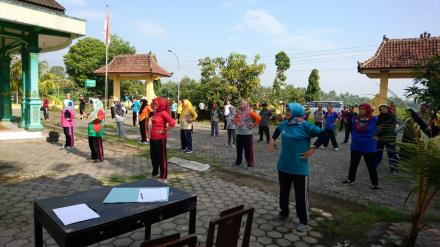 Senam Bersama se-Instansi Kecamatan Pandak