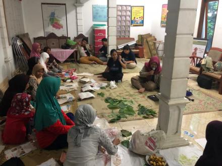 Pelatihan Batik Ecoprint Glagahan 